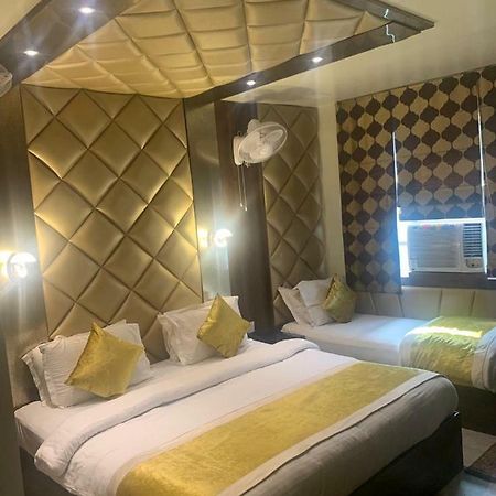 Hotel Mmk Kanpur Zewnętrze zdjęcie