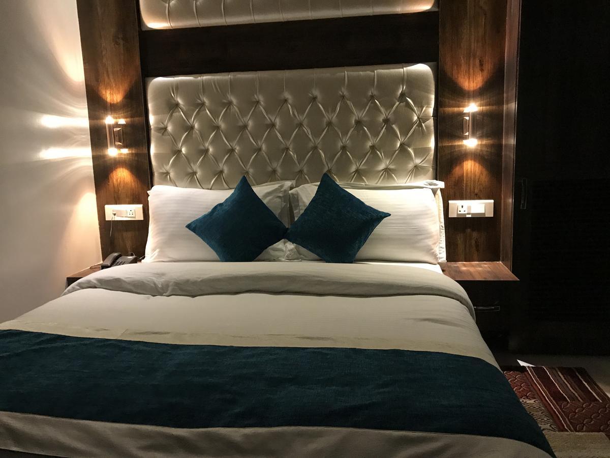 Hotel Mmk Kanpur Zewnętrze zdjęcie
