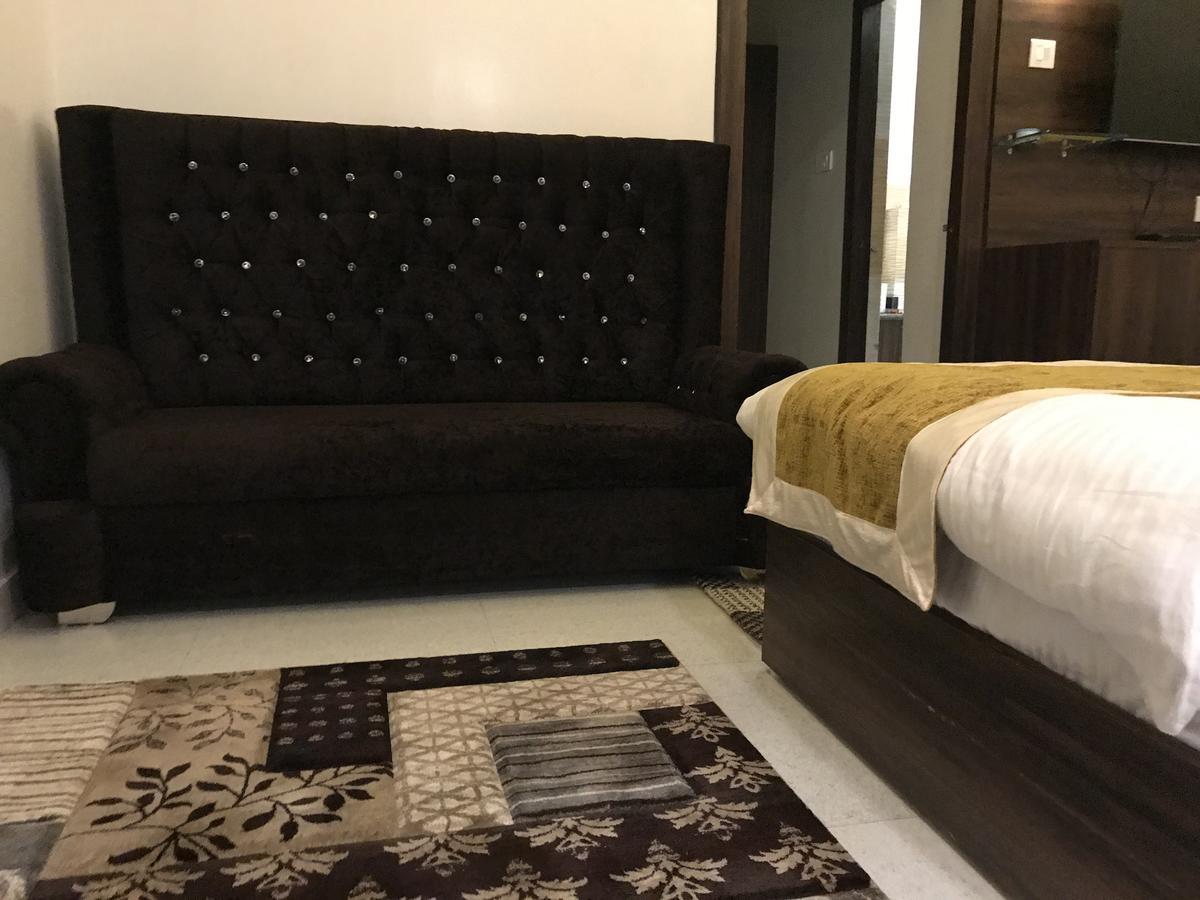 Hotel Mmk Kanpur Zewnętrze zdjęcie