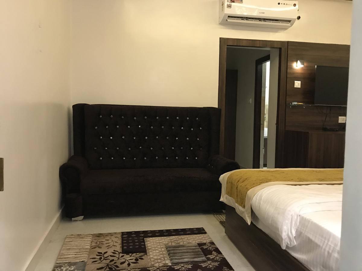 Hotel Mmk Kanpur Zewnętrze zdjęcie