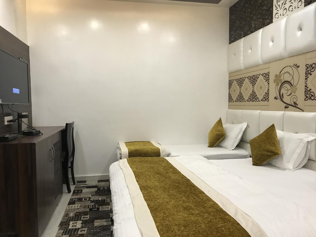 Hotel Mmk Kanpur Zewnętrze zdjęcie
