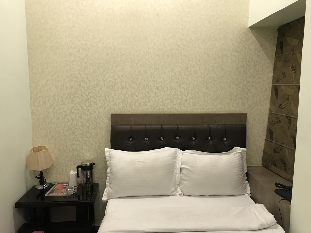 Hotel Mmk Kanpur Zewnętrze zdjęcie