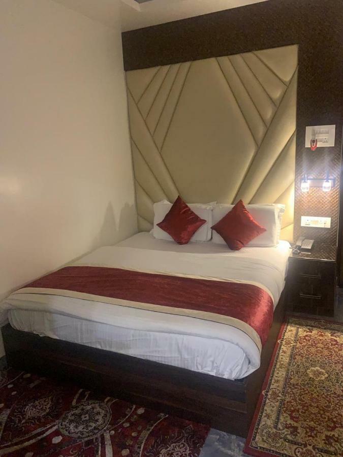 Hotel Mmk Kanpur Zewnętrze zdjęcie