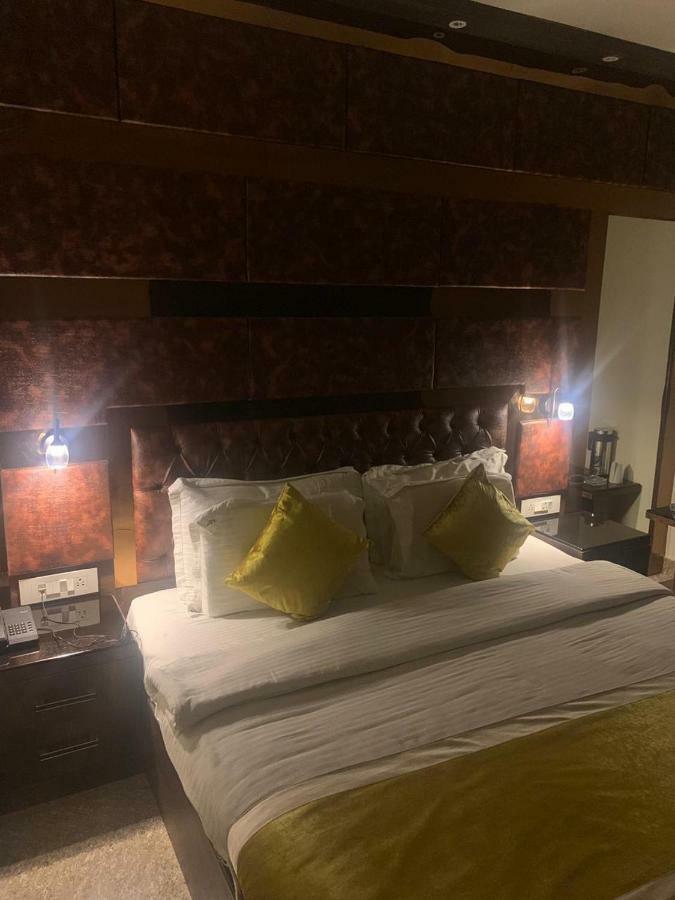 Hotel Mmk Kanpur Zewnętrze zdjęcie