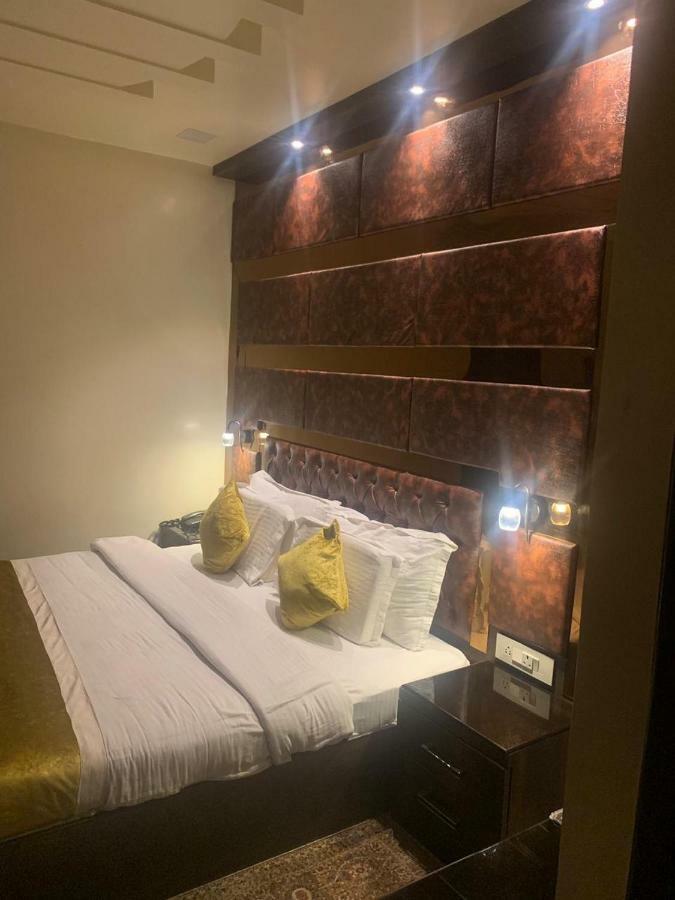Hotel Mmk Kanpur Zewnętrze zdjęcie