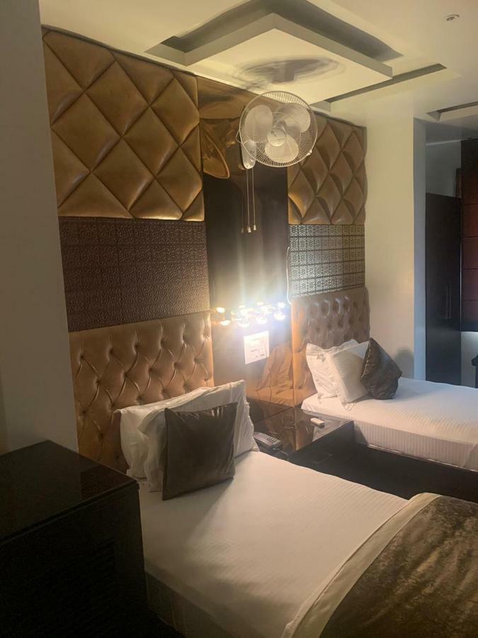 Hotel Mmk Kanpur Zewnętrze zdjęcie