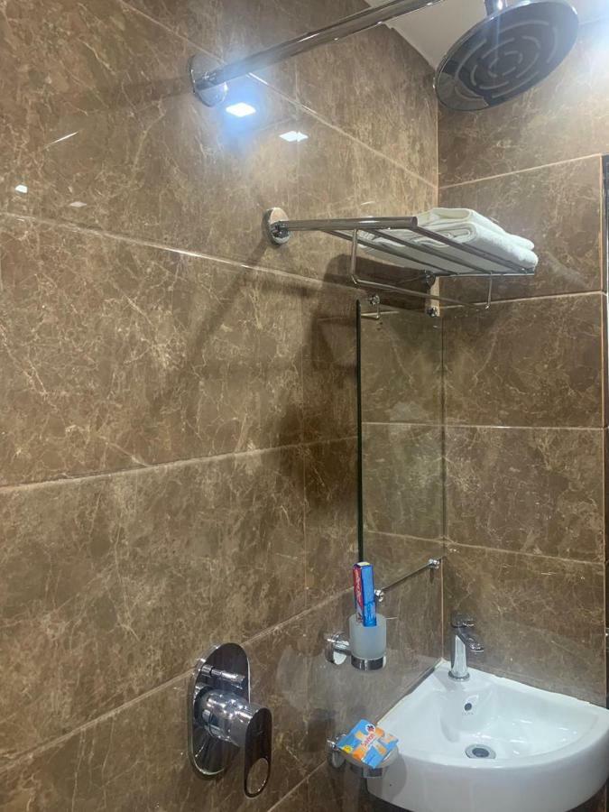 Hotel Mmk Kanpur Zewnętrze zdjęcie