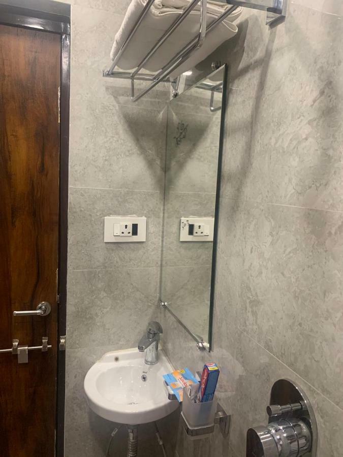 Hotel Mmk Kanpur Zewnętrze zdjęcie