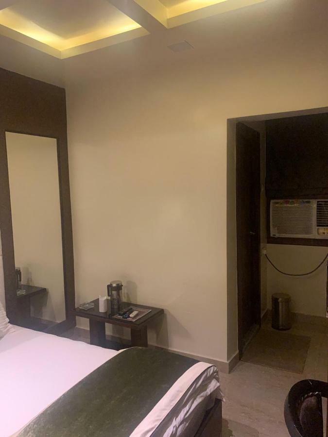 Hotel Mmk Kanpur Zewnętrze zdjęcie