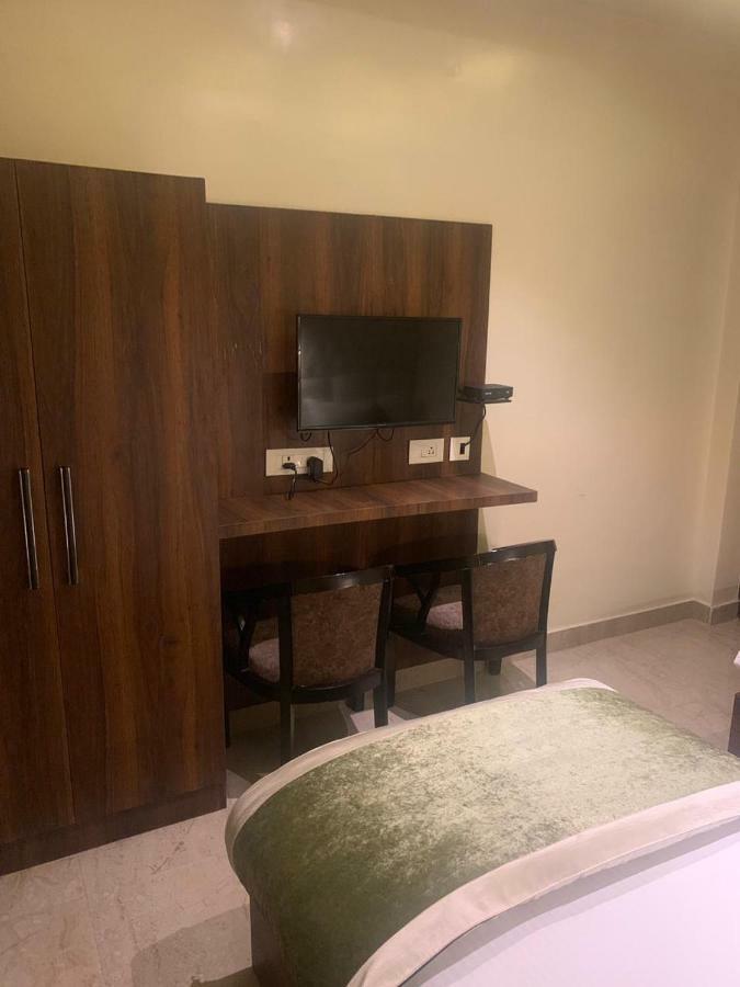 Hotel Mmk Kanpur Zewnętrze zdjęcie