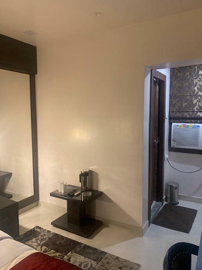 Hotel Mmk Kanpur Zewnętrze zdjęcie